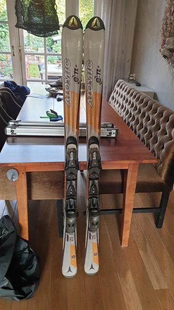 Atomic carve Ski's 1.48m + Salomon Stokken beschikbaar voor biedingen