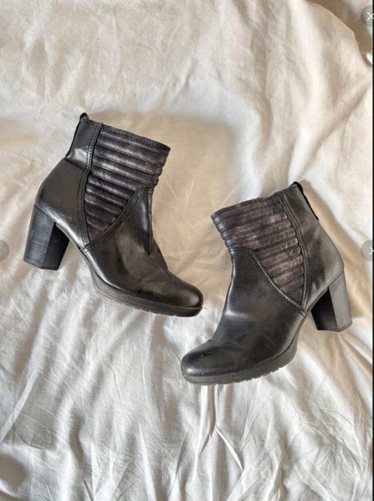 Enkellaarsjes met hak - maat 41, Zwart, Lage of Enkellaarzen, Ophalen of Verzenden, Emilio luca