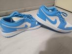 Air Jordan blauw / wit, Kleding | Heren, Schoenen, Ophalen of Verzenden, Zo goed als nieuw, Blauw, Sneakers of Gympen