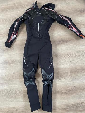 Warm wetsuit maat XS beschikbaar voor biedingen