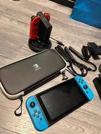 Nintendo Switch met accessoires en extra controllers, Ophalen of Verzenden, Gebruikt, Met 3 controllers of meer, Switch Original