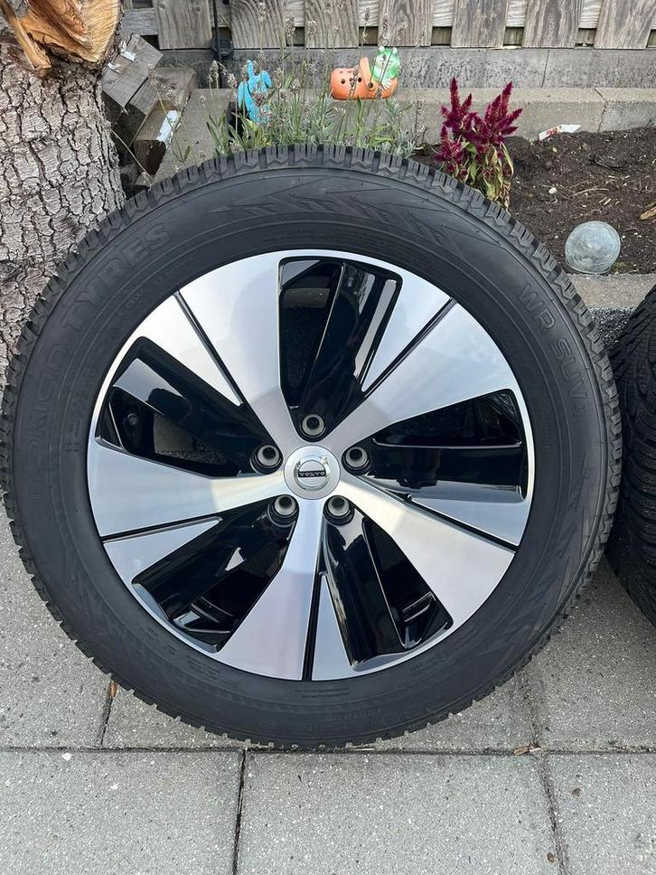 WINTERSET 18inch VOLVO XC40 NIEUW!, Auto-onderdelen, Banden en Velgen, Banden en Velgen, Winterbanden, 18 inch, 235 mm, Nieuw