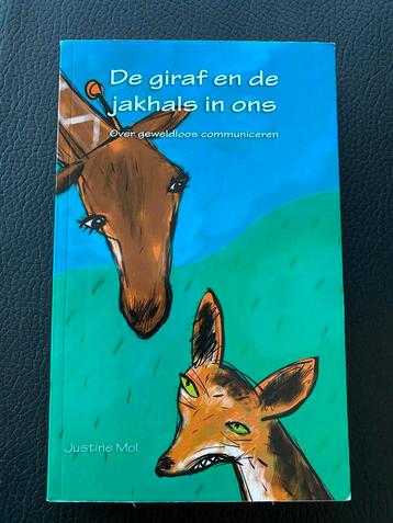 De Giraf en de Jakhals in ons - Justine Mol beschikbaar voor biedingen