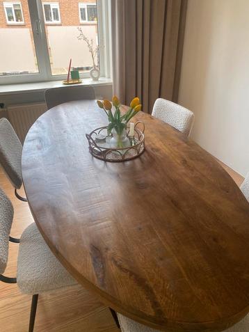 Eettafel ovaal mangohout beschikbaar voor biedingen