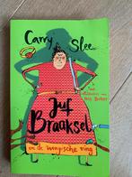 Juf Braaksel en de magische ring - Carry Slee, Ophalen of Verzenden, Zo goed als nieuw, Sprookjes