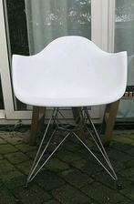 Eames kuipstoelen, replica set van 3, Huis en Inrichting, Stoelen, Ophalen, Zo goed als nieuw, Wit