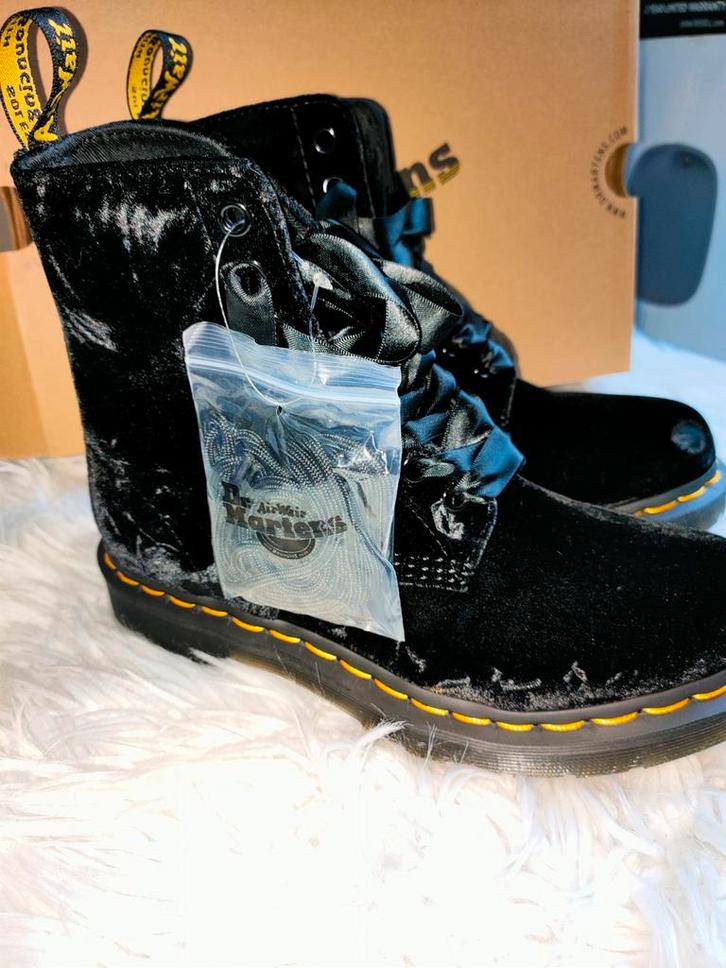 Dr. Martens velvet zwart black maat 38 nieuw!, Kleding | Dames, Schoenen, Nieuw, Ophalen of Verzenden