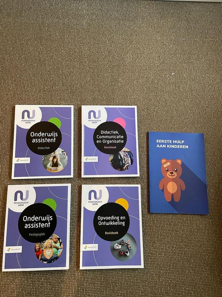 Onderwijsassistent boeken, Boeken, Schoolboeken, Zo goed als nieuw, Overige niveaus, Ophalen of Verzenden