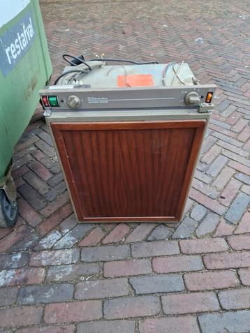 Koelkast 12/24/230V & Gas - Boot/Camper (Gedemonteerd) beschikbaar voor biedingen