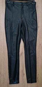 Zwarte leatherlook dames broek Miss Selfridge maat 38 *o, Maat 38/40 (M), Zwart, Ophalen of Verzenden, Zo goed als nieuw