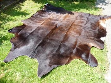 Groot koeienkleed, echt leder  180x 200 cm beschikbaar voor biedingen
