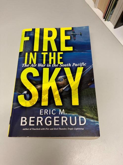 Fire in the sky The air war in the South Pacific, Boeken, Oorlog en Militair, Gelezen, Luchtmacht, Tweede Wereldoorlog, Ophalen of Verzenden