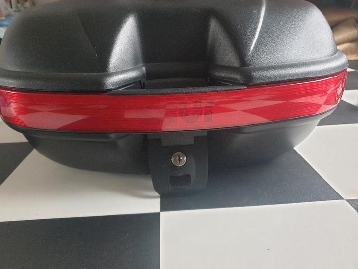 Givi topcase motor koffer monokey, Motoren, Accessoires | Koffers en Tassen, Gebruikt, Ophalen