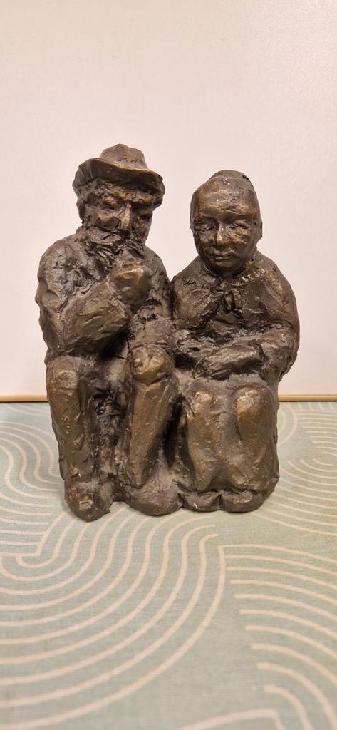 Stenen beeld zittend echtpaar (86), Antiek en Kunst, Antiek | Kleding en Accessoires, Ophalen