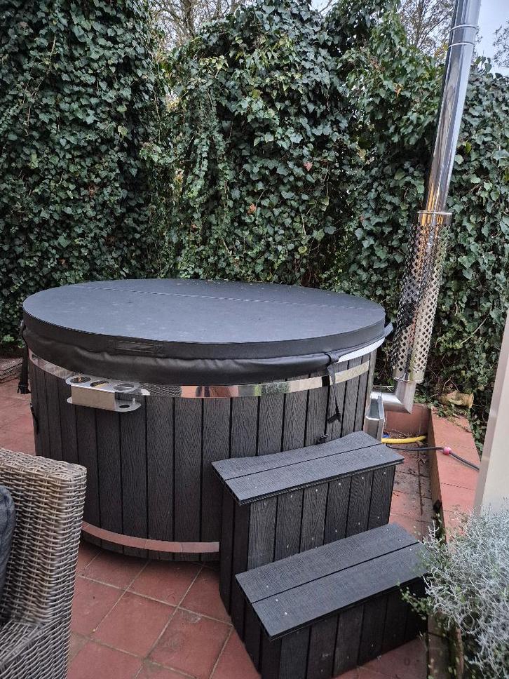 HOT TUB,HOTTUB, (Ducktub) TE KOOP, Tuin en Terras, Bubbelbaden en Hottubs, Gebruikt, Vast, Trap, Ophalen