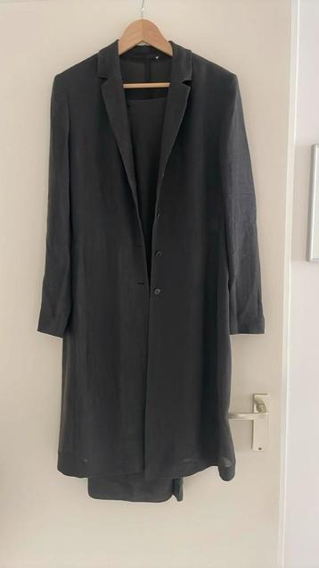 Dames pak ( donker taupe) beschikbaar voor biedingen