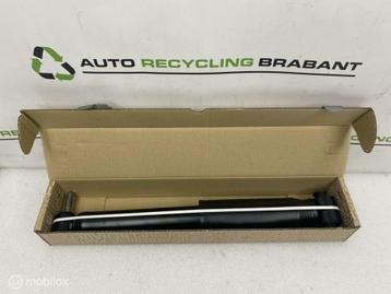 Schokbreker Achter Renault Megane Break 8200415734 beschikbaar voor biedingen