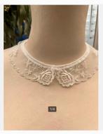 Mooi fijn kantwerk antiek kraagje met striksluiting, Antiek en Kunst, Ophalen of Verzenden