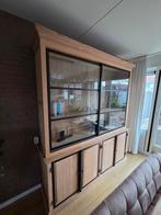 Grote robuuste vitrinekast / servieskast. industriële look, Huis en Inrichting, Kasten | Buffetkasten, Ophalen, Met deur(en), 200 cm of meer