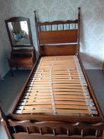 Vintage ledikant met nachtkastje., Eenpersoons, Ophalen of Verzenden, Zo goed als nieuw, 200 cm