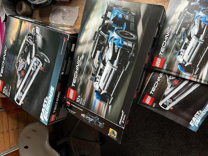 lego  technic  42111 en 42123 dozen en bouwboeken leeg, Kinderen en Baby's, Speelgoed | Duplo en Lego, Zo goed als nieuw, Lego
