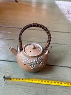 Antiek Theepotje Wit Terracotta met Glas, Ophalen of Verzenden, Gebruikt