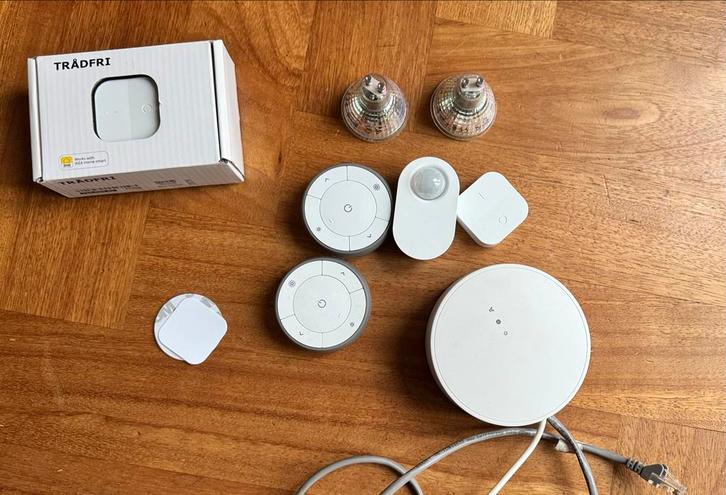 IKEA Tradfri set: Hub, sensoren, GU10, afstandsbedieningen, Huis en Inrichting, Lampen | Hanglampen, Zo goed als nieuw, Minder dan 50 cm