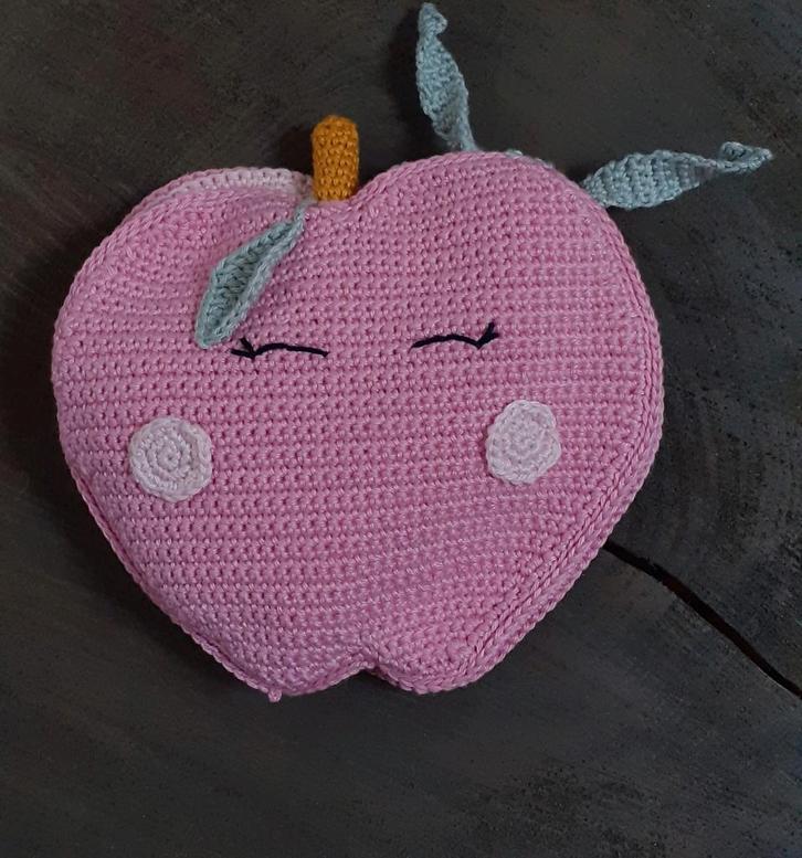 Gehaakte appel activiteiten boekje., Kinderen en Baby's, Kraamcadeaus en Geboorteborden, Nieuw, Kraamcadeau, Ophalen of Verzenden