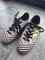 Gave Adidas voetbalschoenen met noppen mt 28; draagmt 27!, Adidas, Gebruikt, Sportschoenen, Ophalen of Verzenden