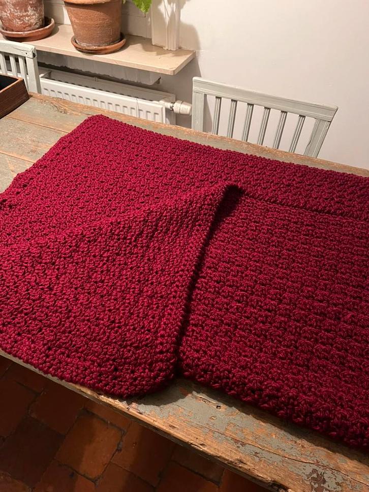 NIEUW HANDGEMAAKT DEKEN BABYDEKEN WIEG LEDIKANT DONKERROOD, Kinderen en Baby's, Dekens, Slaapzakjes en Inbakerproducten, Nieuw