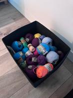 Doos vol met wol van Scheepje, Schachenmayr, Mc Wool, Ophalen of Verzenden, Zo goed als nieuw, Breien of Haken, Wol of Garen