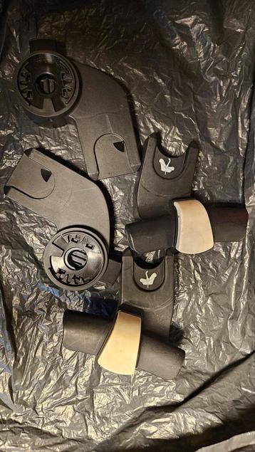 Maxi Cosi adapters  beschikbaar voor biedingen