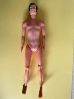 Vintage Ken van Barbie, gekleed in legertenue met kistjes, Ophalen of Verzenden, Gebruikt, Pop