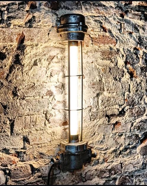 Vintage Bunker kooilampen (Sovjet-Unie, voorzien van LED TL), Huis en Inrichting, Lampen | Wandlampen, Gebruikt, Metaal, Ophalen of Verzenden