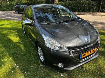  Met Nieuwe Distributie Peugeot 208 1.2 VTI 60KW Life JR APK beschikbaar voor biedingen