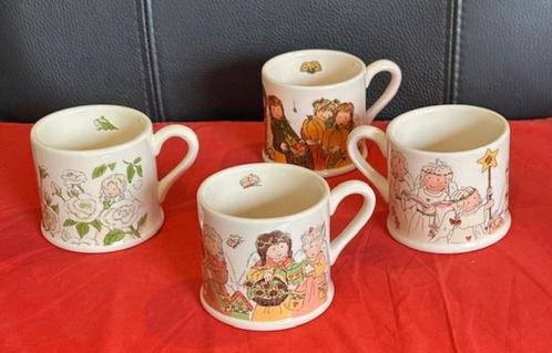 4x mok/beker Gnomy's Diaries by Annekabouke, Huis en Inrichting, Keuken | Servies, Gebruikt, Kop(pen) en/of Schotel(s), Overige stijlen