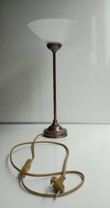 Vintage staande lamp met witte kap, brons uit de jaren 90. beschikbaar voor biedingen