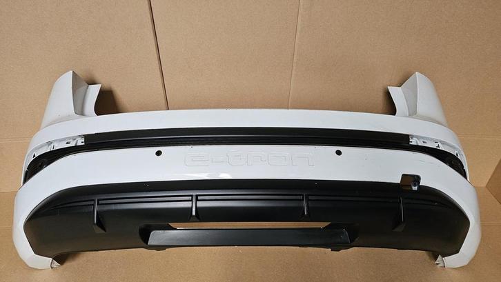 Achterbumper Audi Q4 89E E-TRON S-LINE ORGINEEL BUMPER PDC, Auto-onderdelen, Carrosserie en Plaatwerk, Bumper, Audi, Achter, Gebruikt