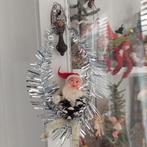 Vintage denneappel kabouter zittend in tinsel ring, Diversen, Ophalen of Verzenden