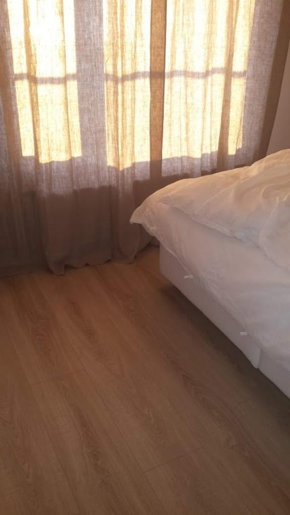 2x linnen gordijnen, Huis en Inrichting, Stoffering | Gordijnen en Lamellen, Zo goed als nieuw, 200 cm of meer, 100 tot 150 cm