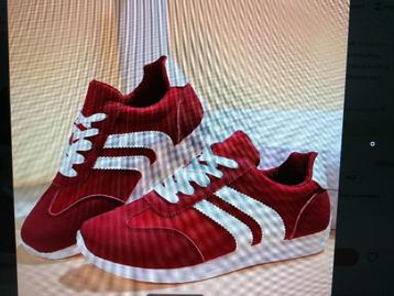 Sneakers, rood, maat 36 beschikbaar voor biedingen