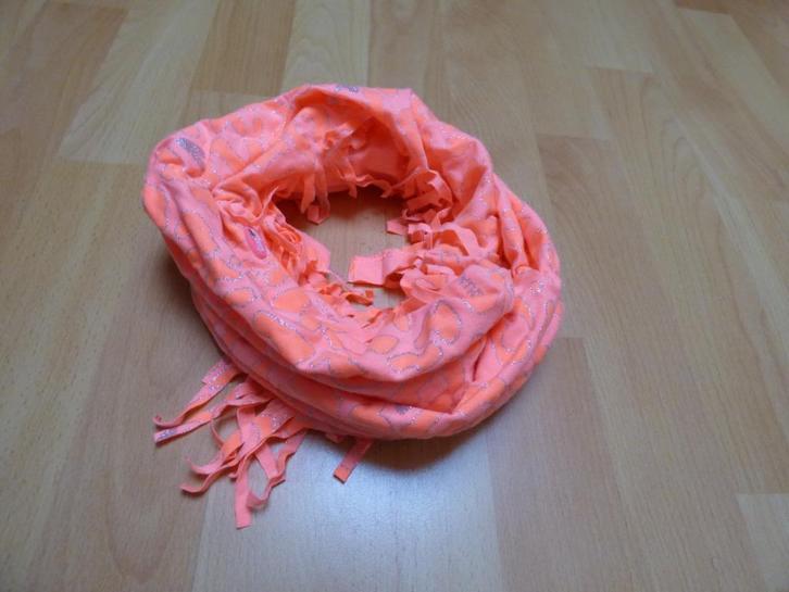 Hip neonoranje sjaaltje van Quapi, NIEUWSTAAT!, Kinderen en Baby's, Kindermode-accessoires, Zo goed als nieuw, Ophalen of Verzenden