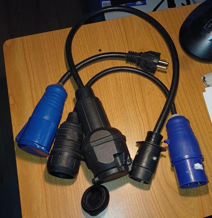 Camping stekkers - 3 stuks, Caravans en Kamperen, Kampeeraccessoires, Gebruikt, Ophalen