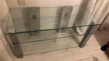 Prachtige glazen tv tafel beschikbaar voor biedingen