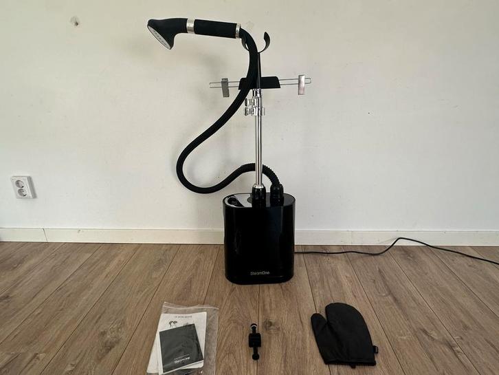 Steamone Kledingstomer - Nieuwprijs €160 - Weinig Gebruikt, Witgoed en Apparatuur, Stoomapparaten, Zo goed als nieuw, Kledingstomer