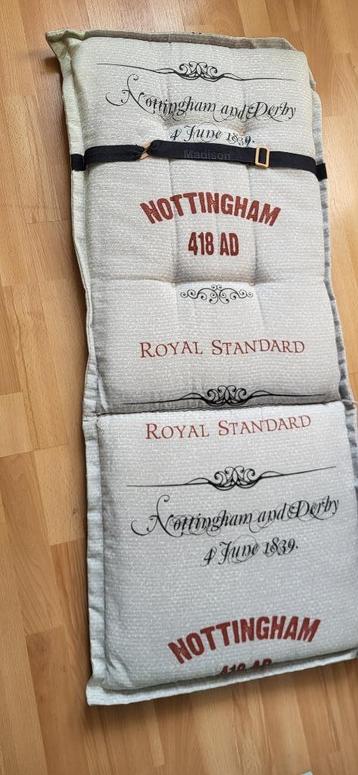 TK. stoelkussens voor standenstoel beschikbaar voor biedingen