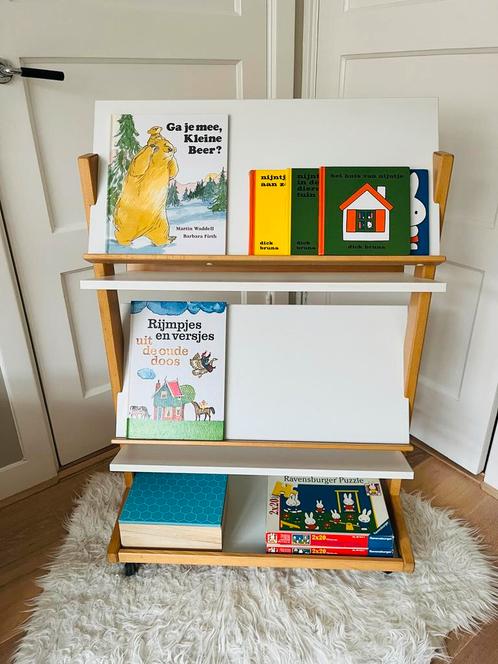 Vintage boekenrek kinderboekenrek boekenkast kind school, Kinderen en Baby's, Kinderkamer | Overige Meubels, Gebruikt, Kast, Ophalen