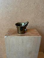 Vijzel en stamper - hxb 2.7x3.7cm - messing, Ophalen of Verzenden, Zo goed als nieuw, Poppenhuis