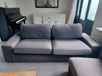 Grijze Ikea bank (verkleurd) - afbeelding 3