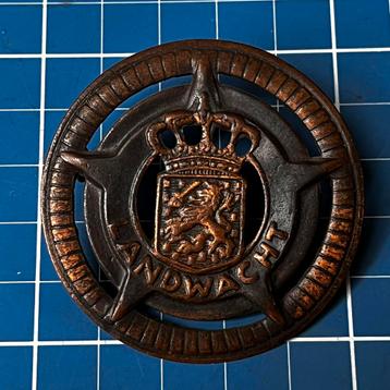 Metalen borst embleem LANDWACHT NED INDIË pré 1942 beschikbaar voor biedingen